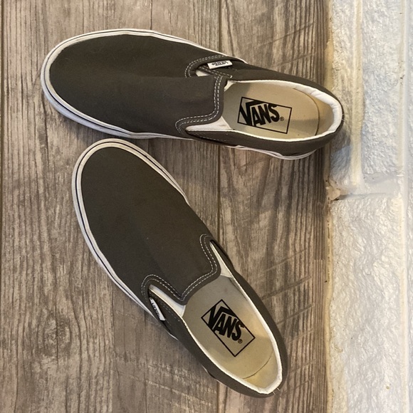 Vans - Picture 3 of 4